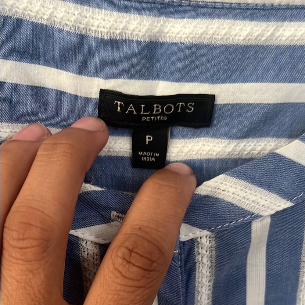 Talbots Blue & White Embellished Blouse w/Mandarin Collar & Daisy Sleeve Details